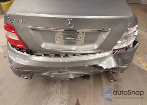 2011 Mercedes-Benz C 300 Luxury из США, поврежденный, VIN WDDGF5EB9BA433372